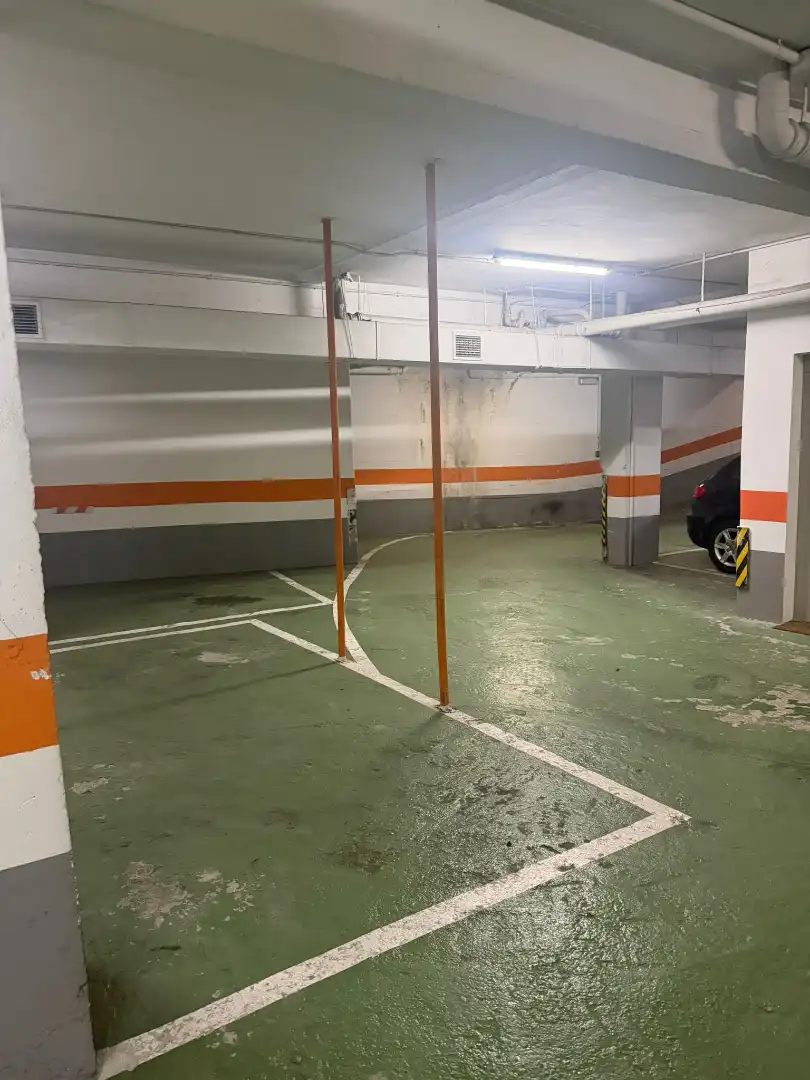 Aparcament de Garatge de lloguer en Santiago de Compostela 