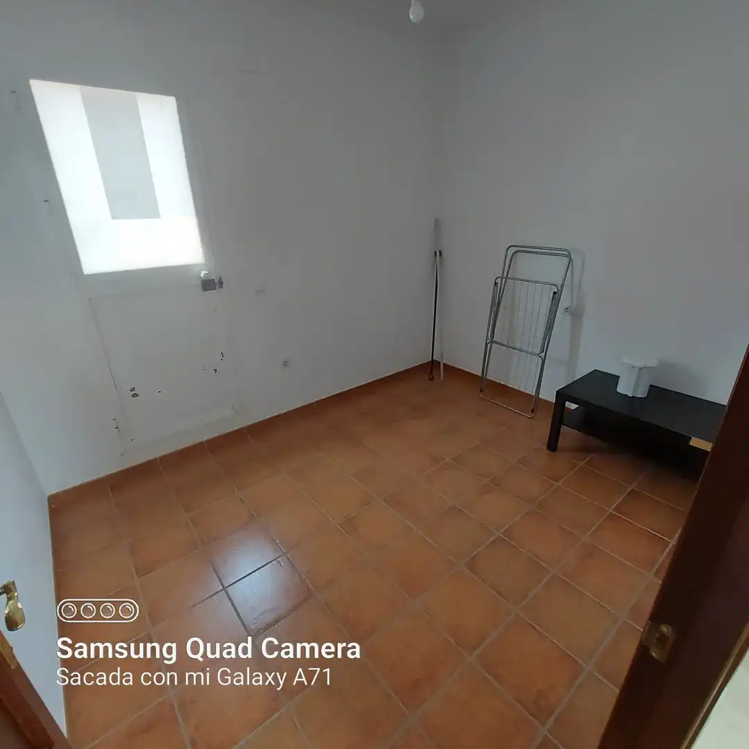 Houses for rent in Brenes  with Air Conditioner, Heating and Washing machine