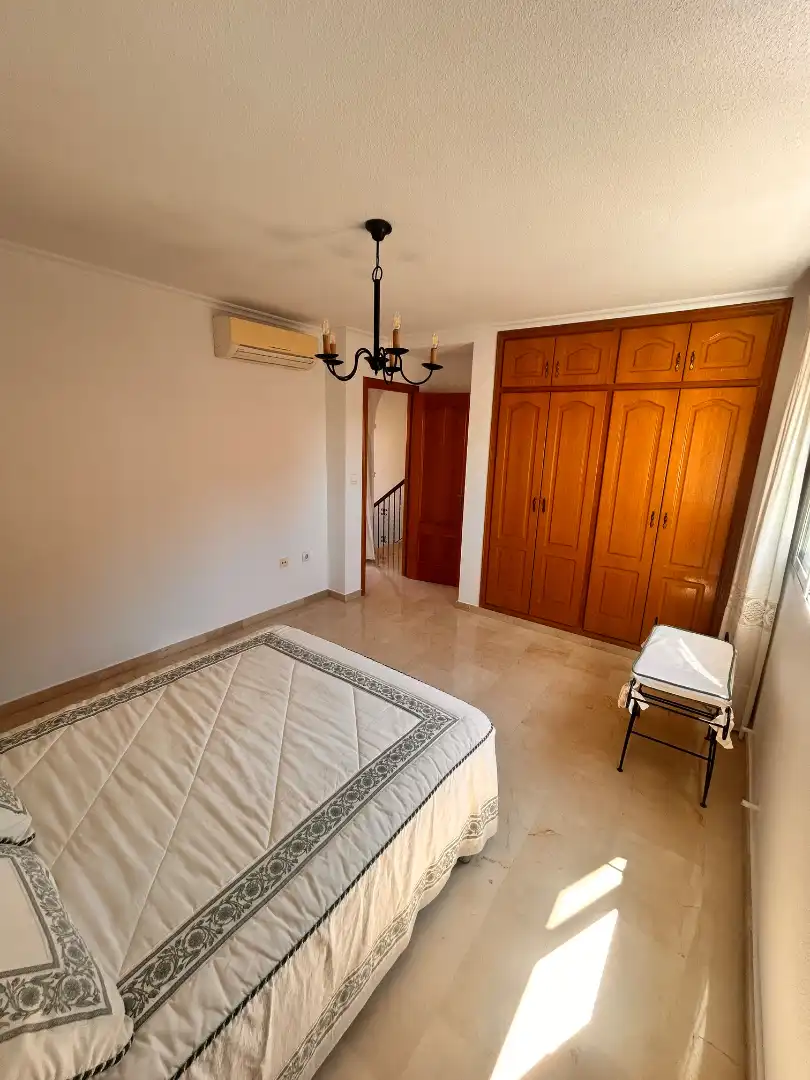 Habitación de Casa o chalet en venta en Elche / Elx con Aire acondicionado, Jardín privado y Terraza