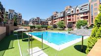 Swimming pool of Flat for sale in  Granada Capital  with Terrace and Balcony