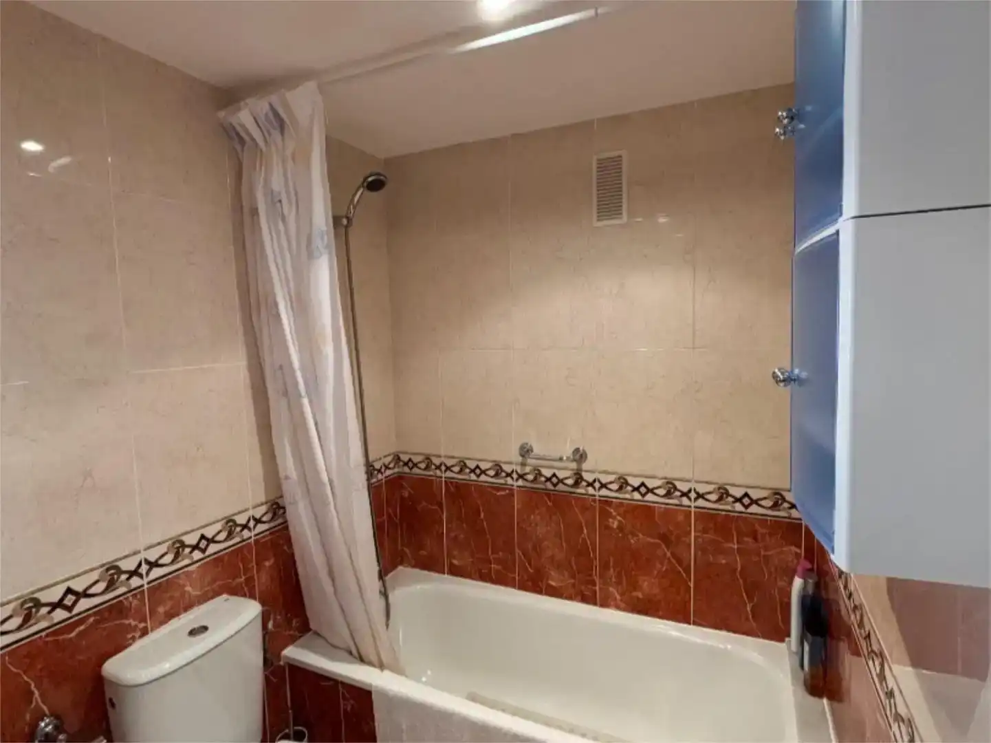 Bany de Pis en venda en Oropesa del Mar / Orpesa amb Aire condicionat, Jardí privat i Piscina