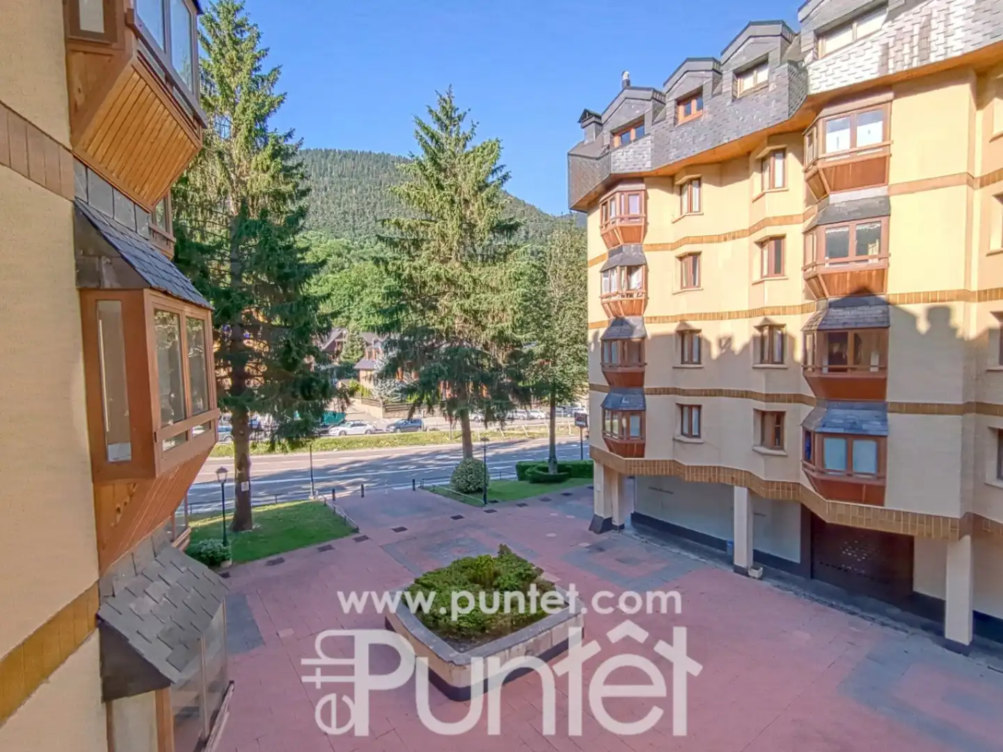 Vista exterior de Apartament en venda en Vielha e Mijaran amb Calefacció