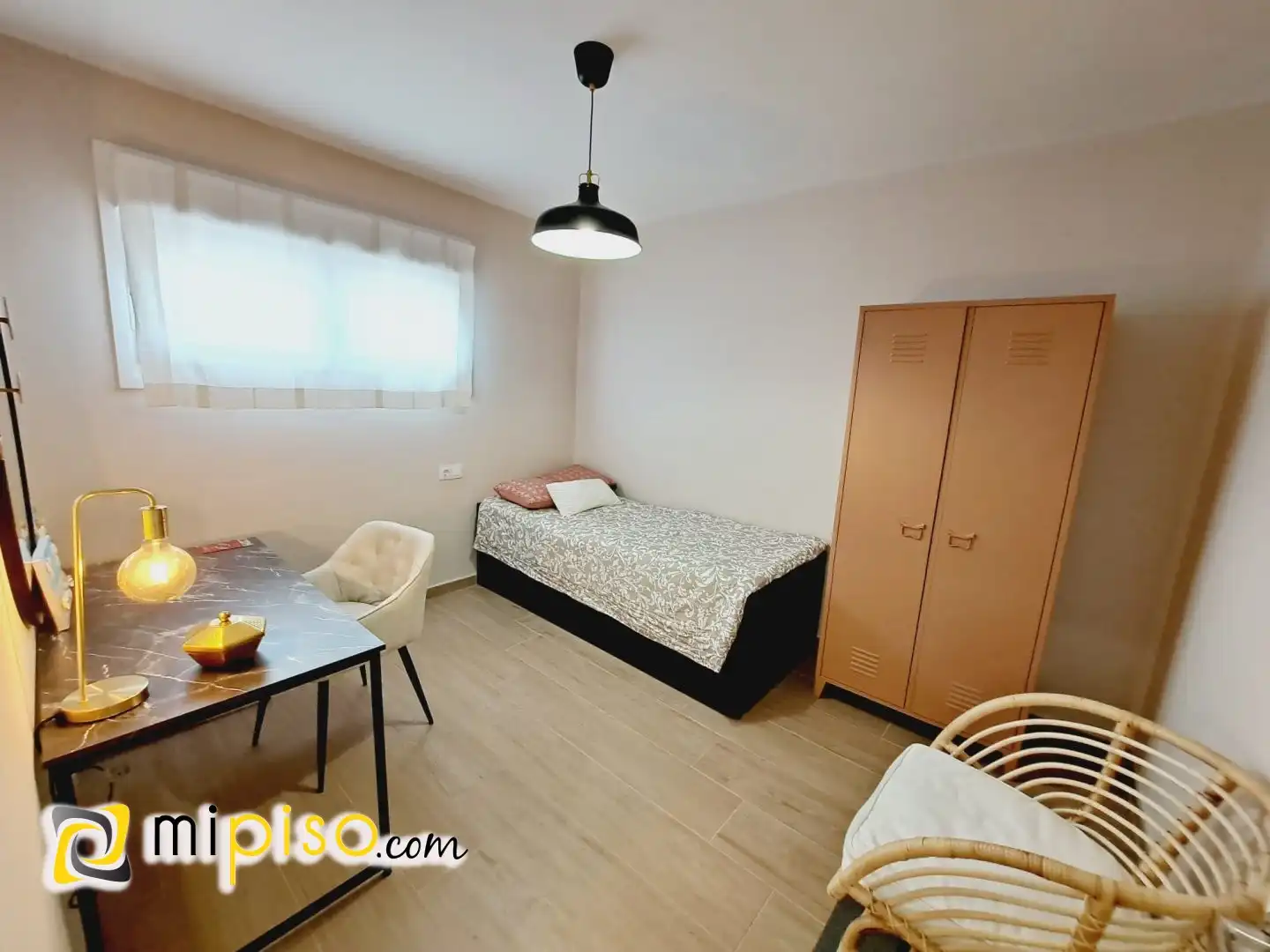 Schlafzimmer von Wohnung zur Miete in Laredo mit Terrasse und Möbliert
