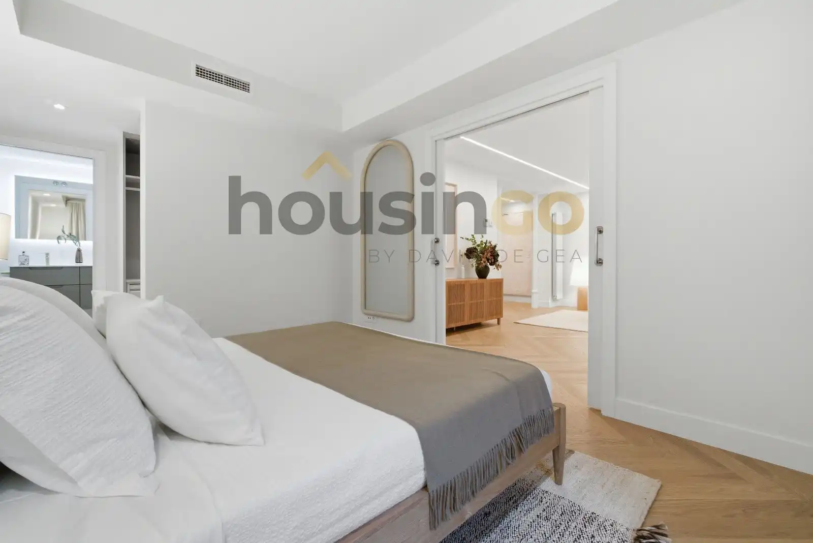 Bedroom of Flat for sale in Madrid  with Air Conditioner, Heating and Parquet flooring