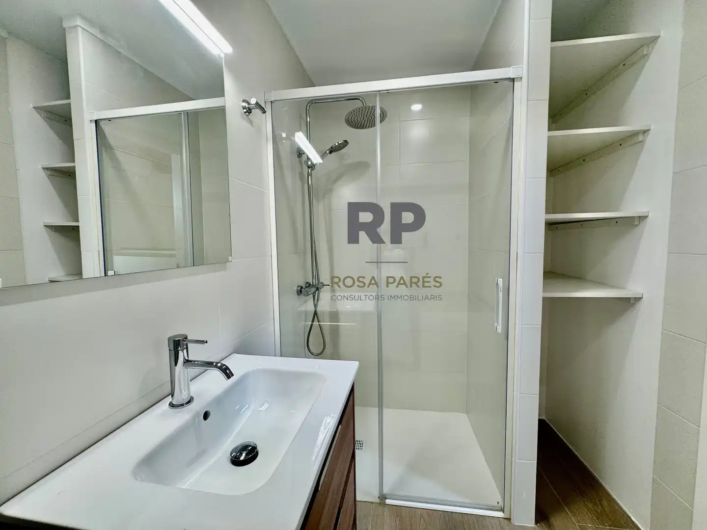 Baño de Apartamento en venta en Centelles con Aire acondicionado y Calefacción