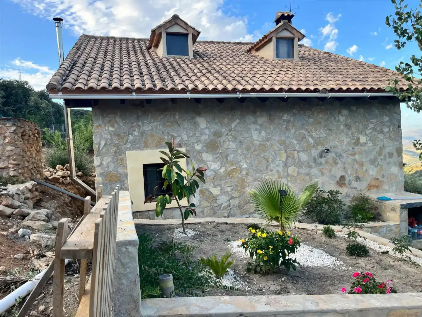 Vista exterior de Finca rústica en venda en Alcalá la Real amb Piscina i Balcó