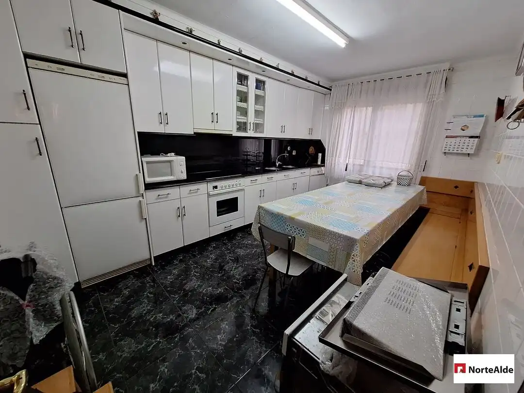 Piso con terraza en venta en Arteagabeitia - Retuerto - Kareaga