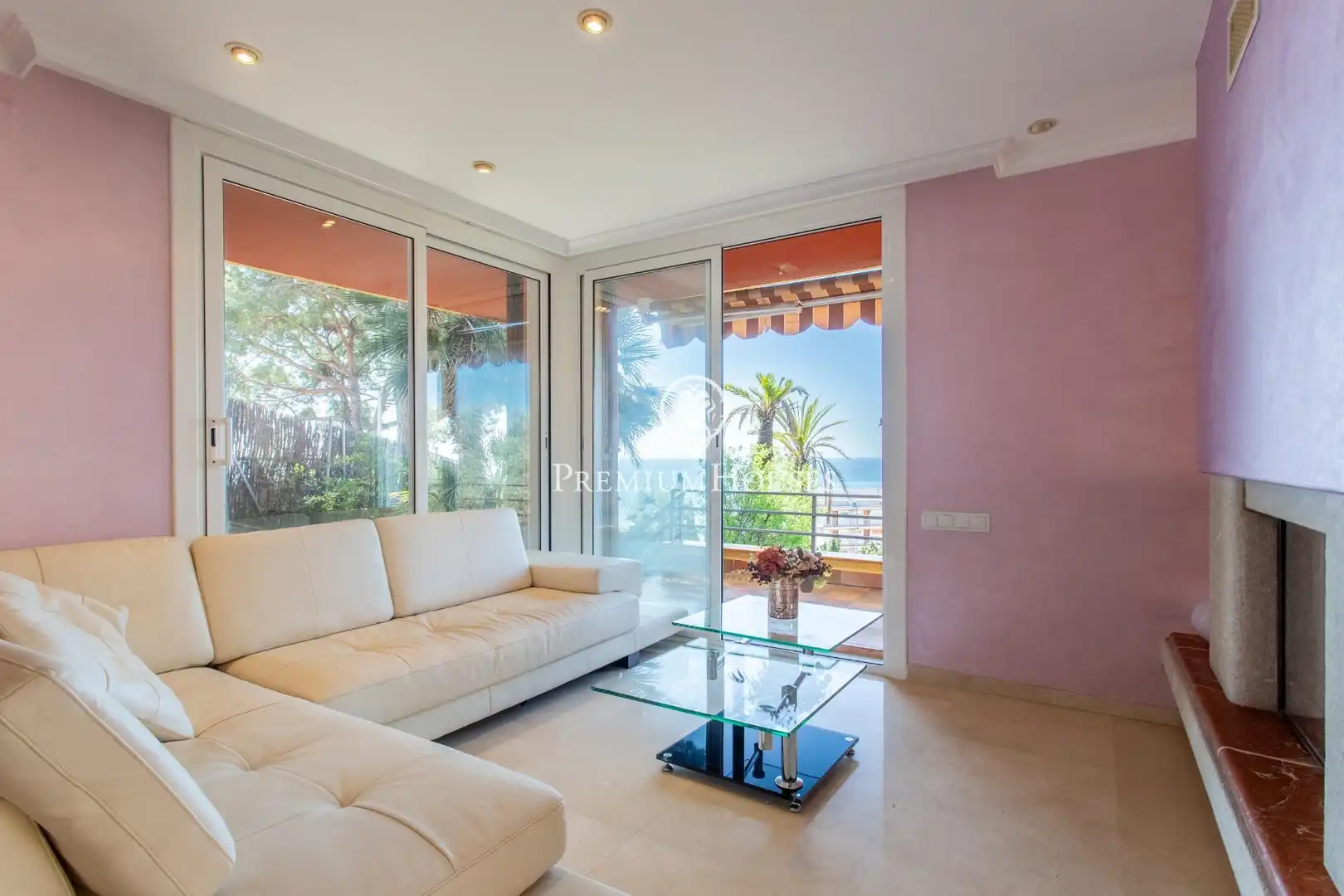 Sala de estar de Casa o chalet en venta en Arenys de Mar con Calefacción, Jardín privado y Terraza