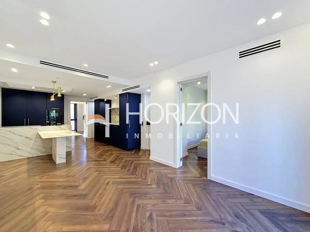 Flat for sale in Barcelona  with Air Conditioner, Heating and Parquet flooring