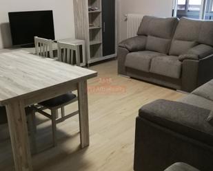 Living room of Flat to rent in  Albacete Capital  with Air Conditioner and Balcony