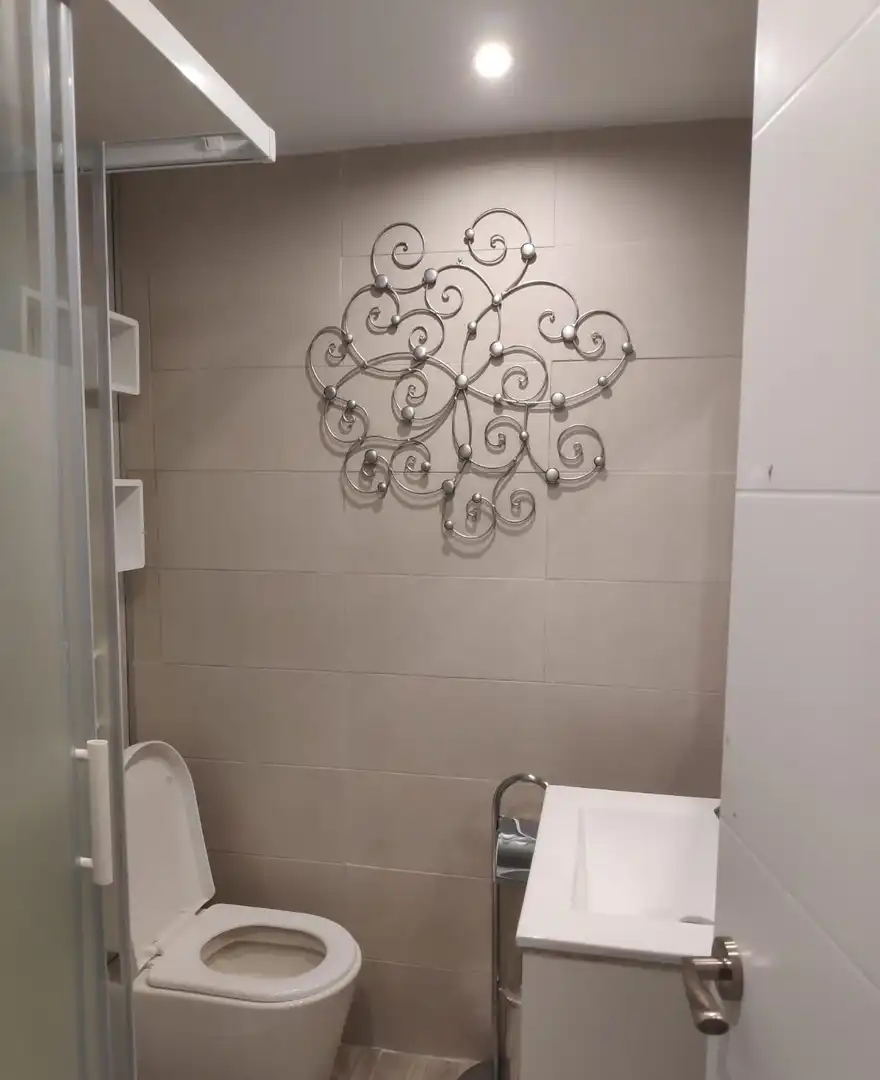 Badezimmer von Wohnung zum Verkauf in Granada mit Heizung, Terrasse und Möbliert