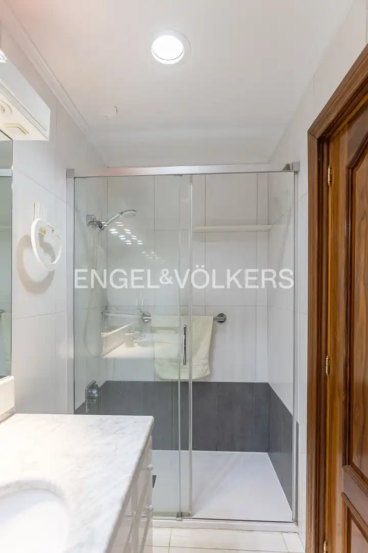 Baño de Piso en venta en Madrid con Aire acondicionado, Calefacción y Parquet