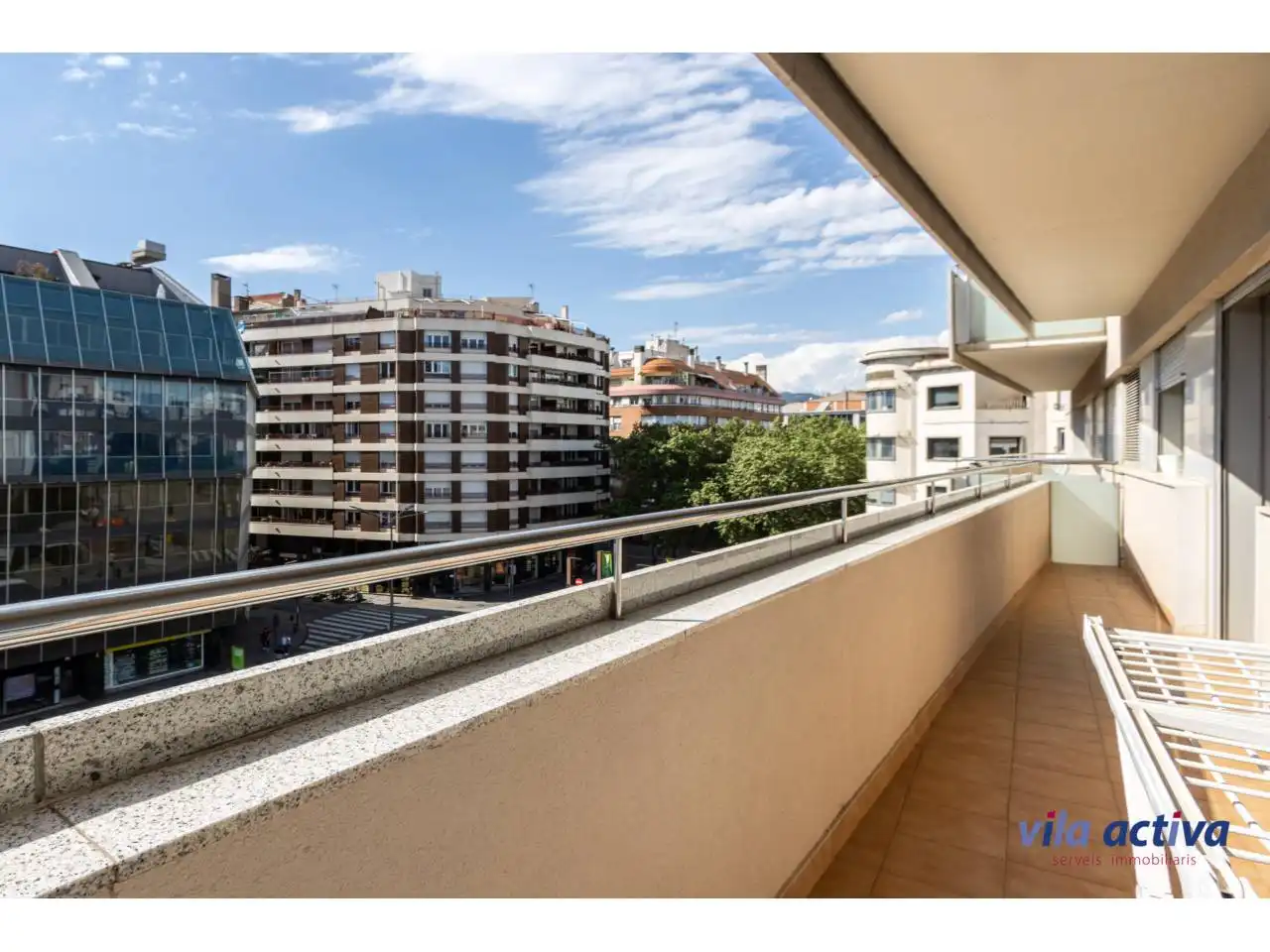 Vista exterior de Piso en venta en Terrassa con Aire acondicionado, Parquet y Balcón