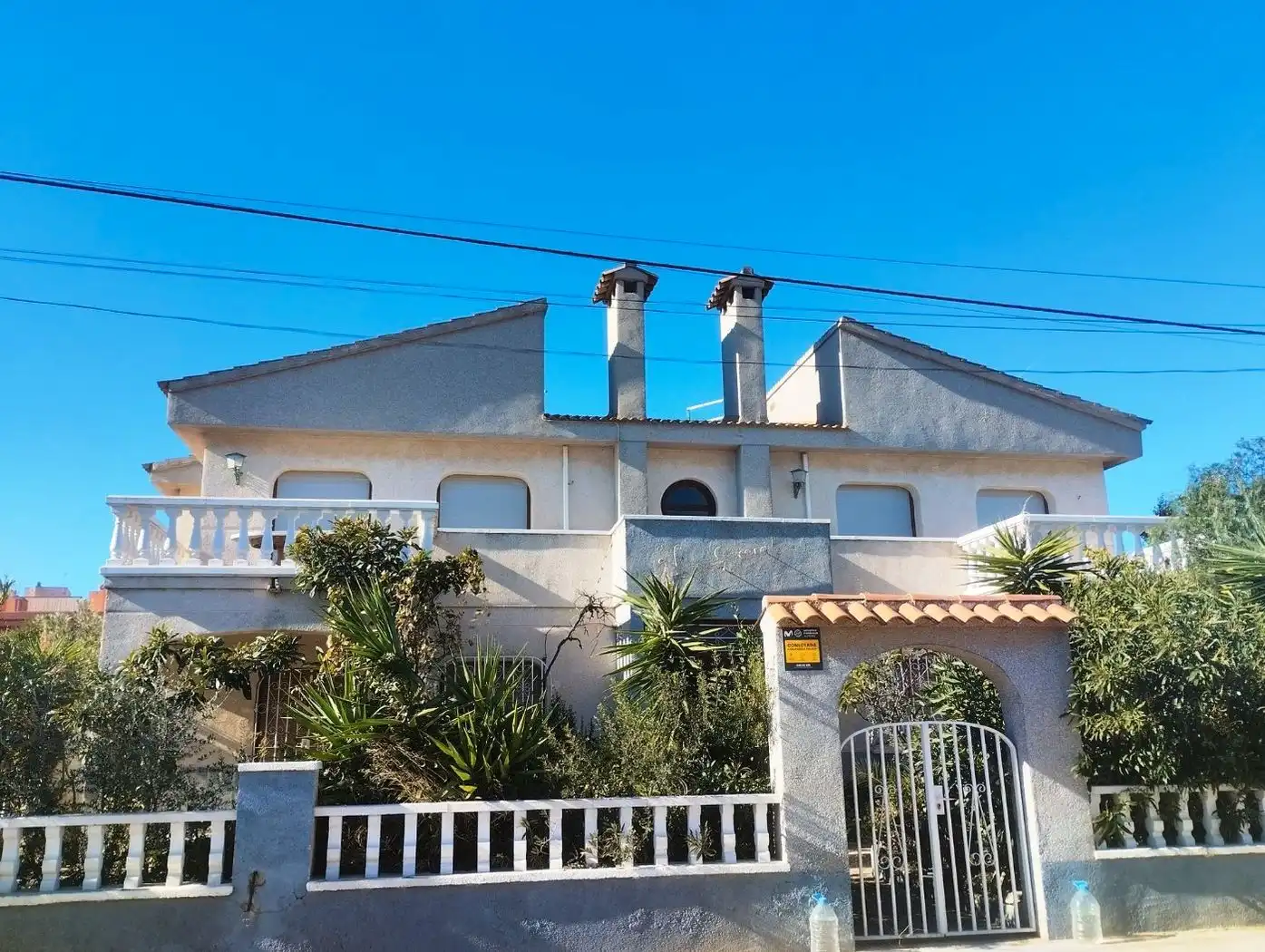 Casa amb jardí en venda a Avinguda de Barcelona 145