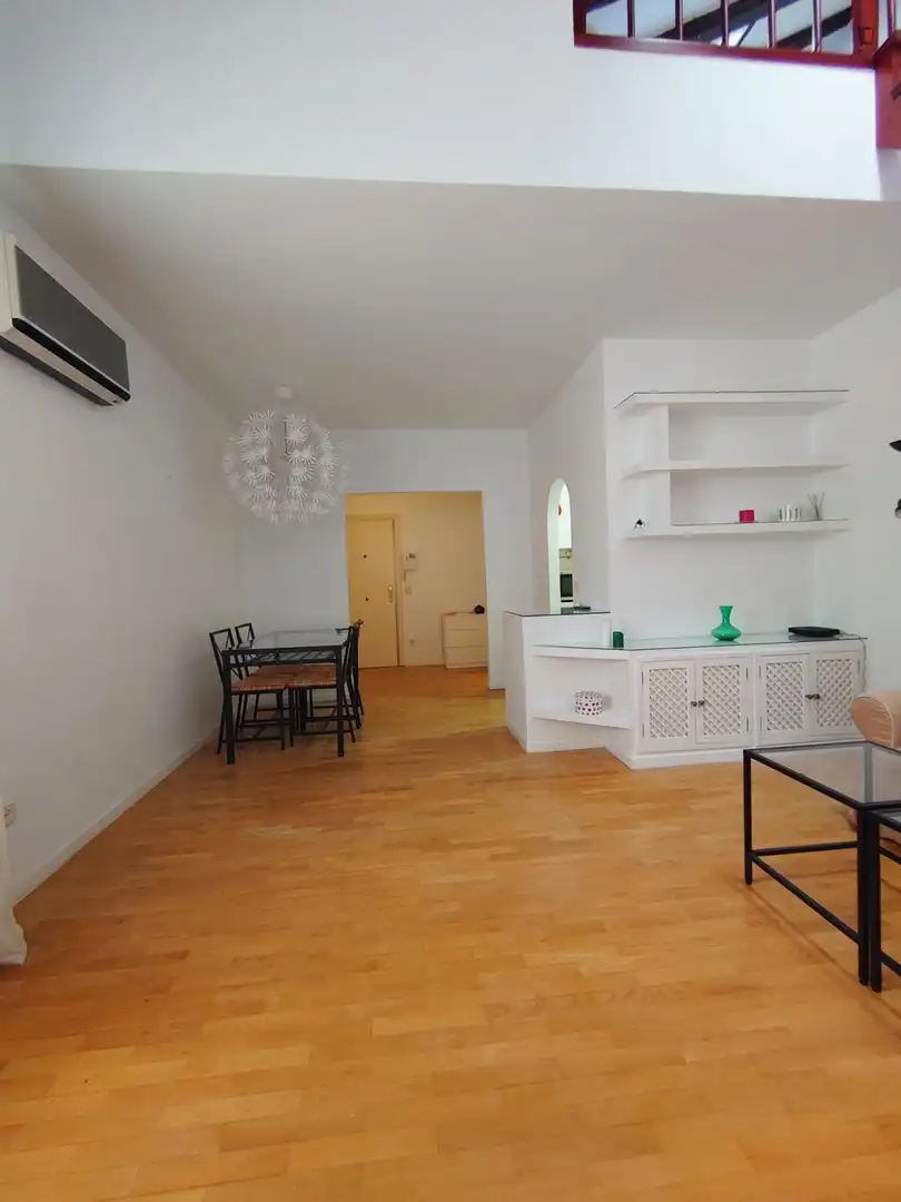 Study for rent in Cortes - Huertas