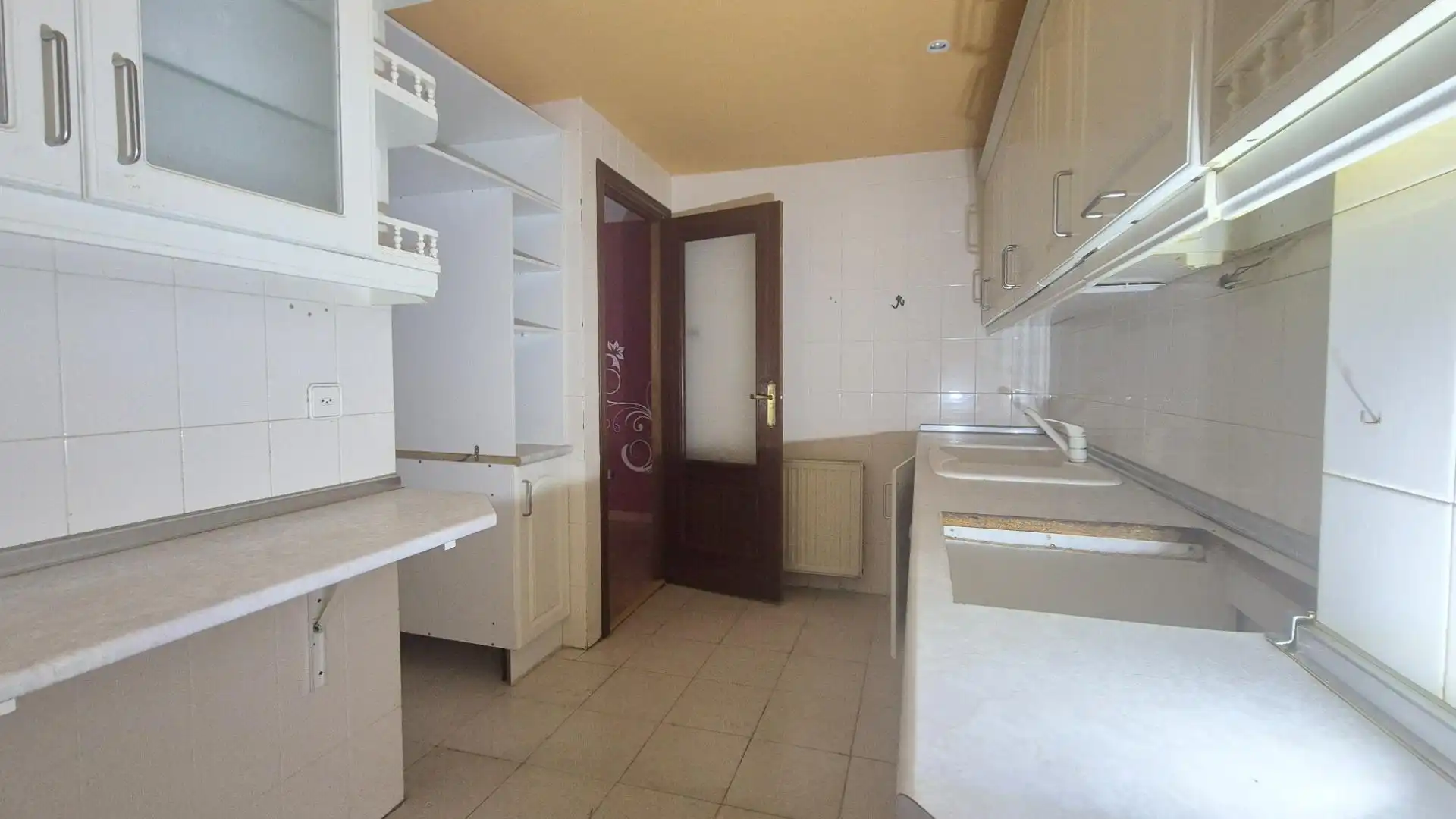 Cocina de Piso en venta en Béjar con Calefacción y Balcón