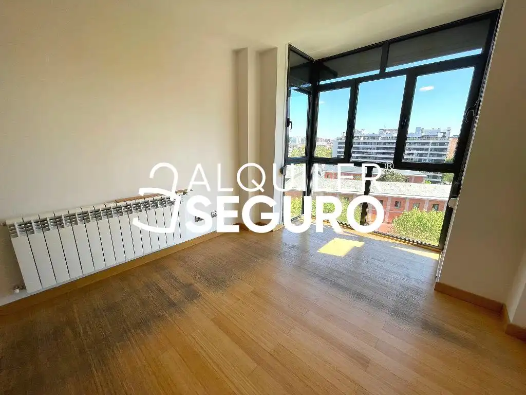 Flat for rent in Alcobendas  with Air Conditioner, Heating and Storage room