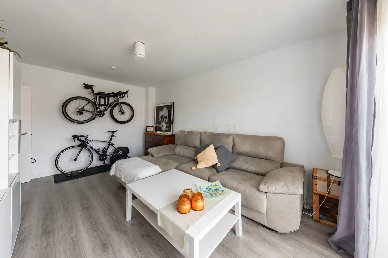 Sala de estar de Piso en venta en Sant Pere de Ribes con Trastero, Horno y Microondas