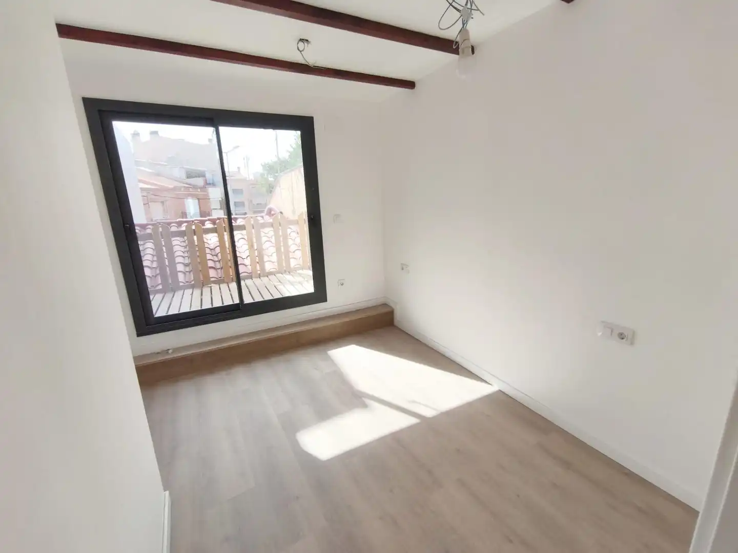 Balcony of Houses for sale in Sabadell  with Air Conditioner, Parquet flooring and Terrace