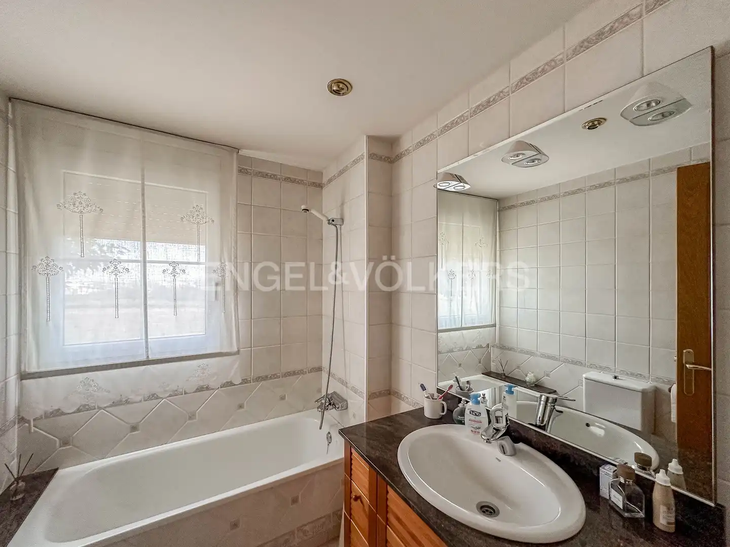Bathroom of Houses for sale in Olèrdola  with Air Conditioner, Heating and Private garden