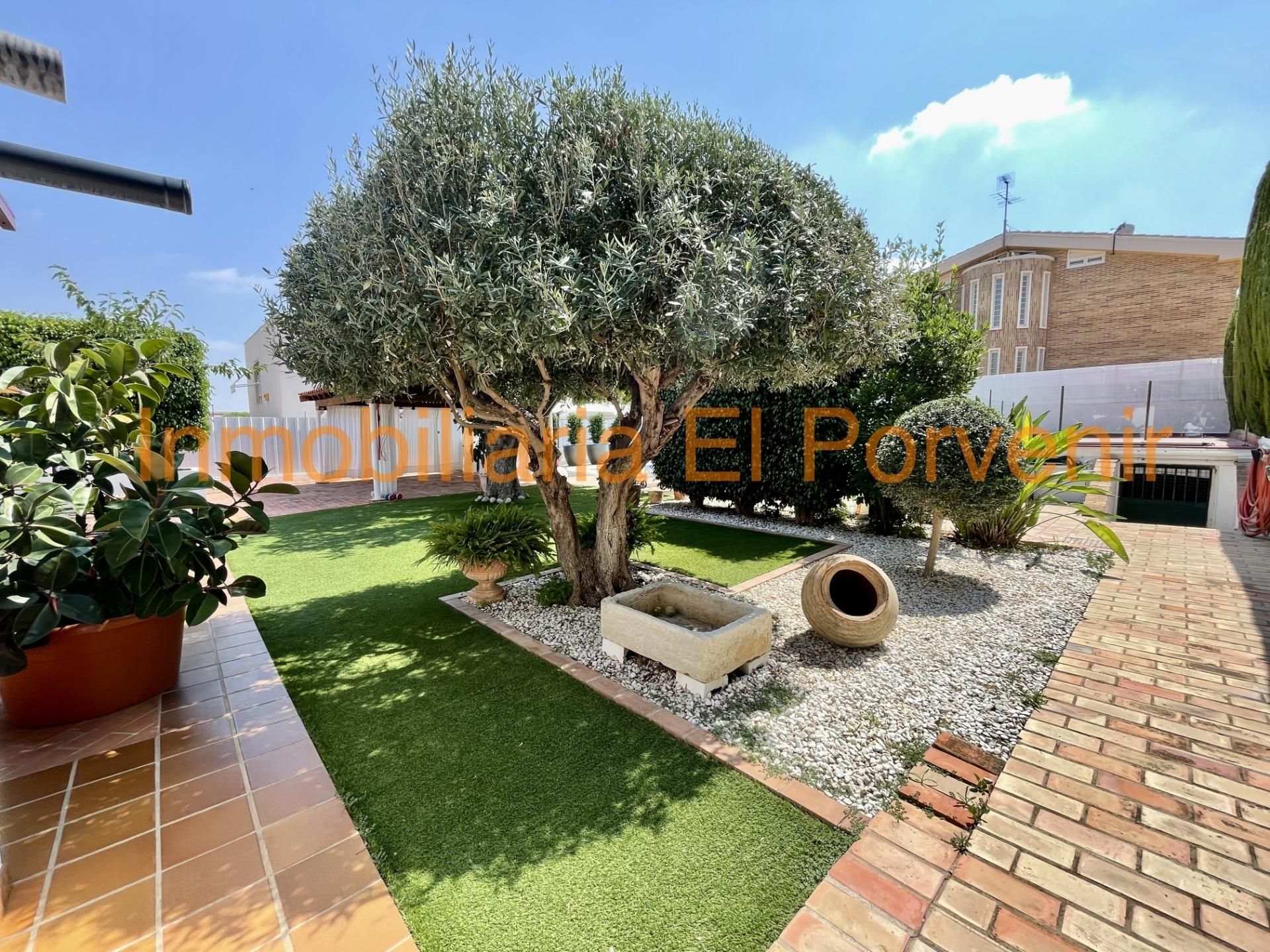 Exterior view of House or chalet for sale in Torrent  with Air Conditioner, Heating and Private garden