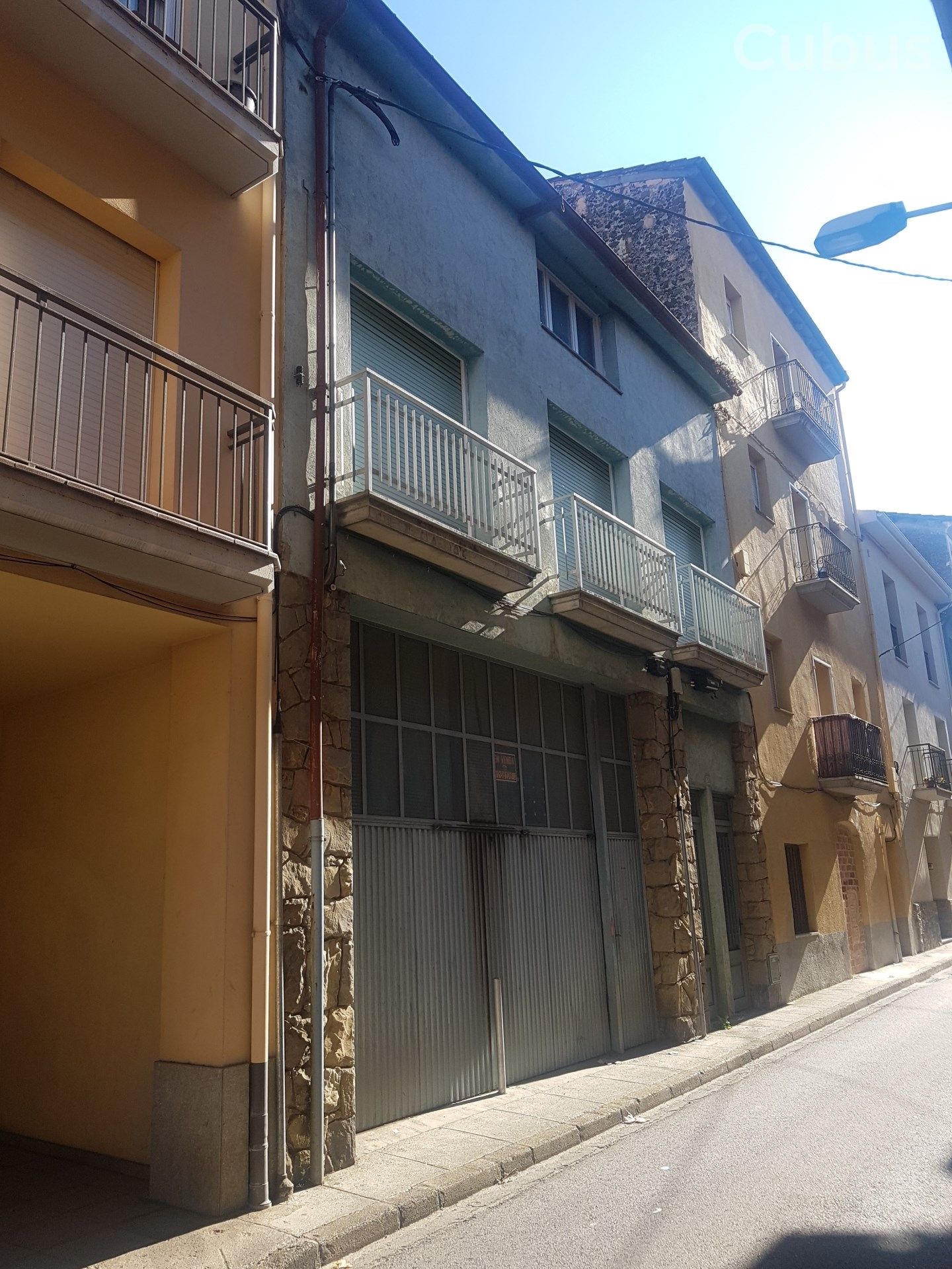 Vista exterior de Casa adosada en venda en Olot