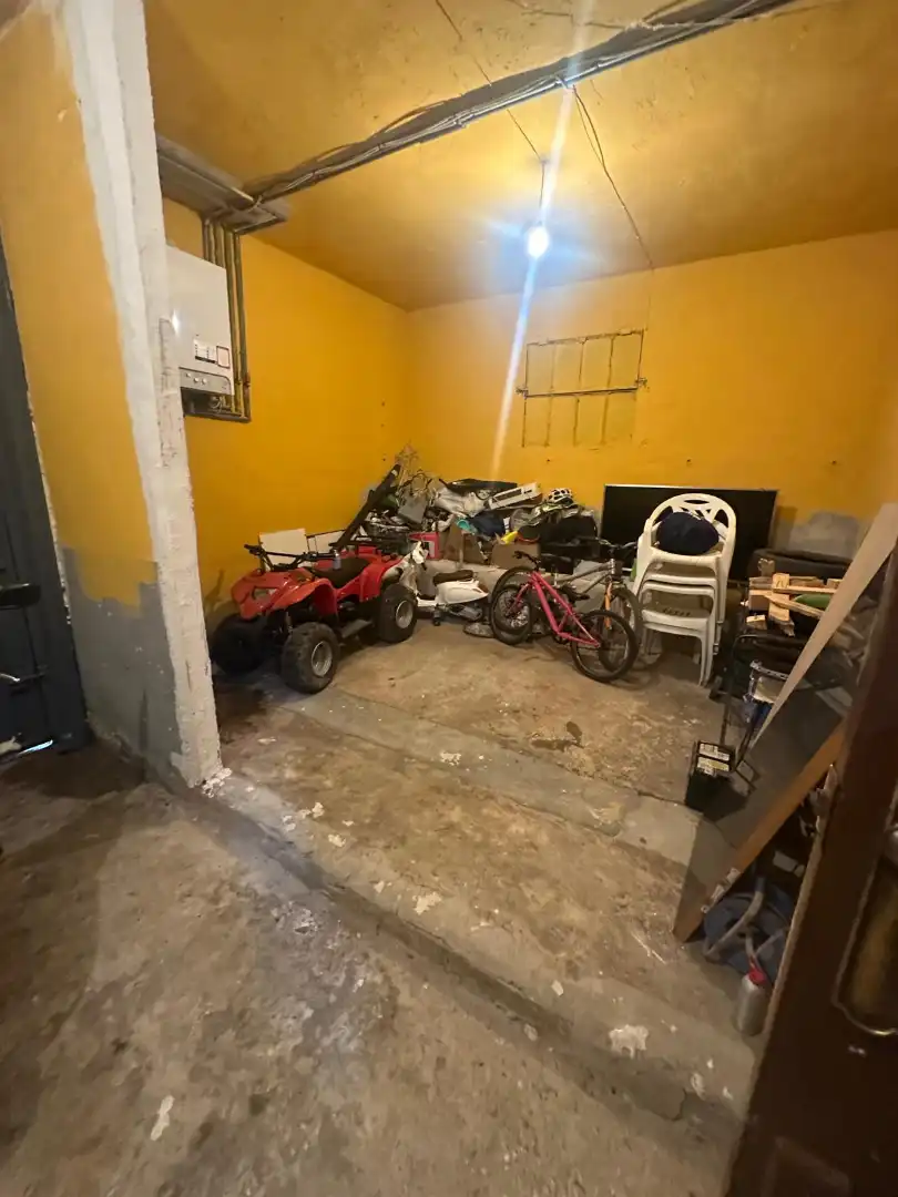 Houses for sale in Albelda de Iregua  with Heating and Storage room