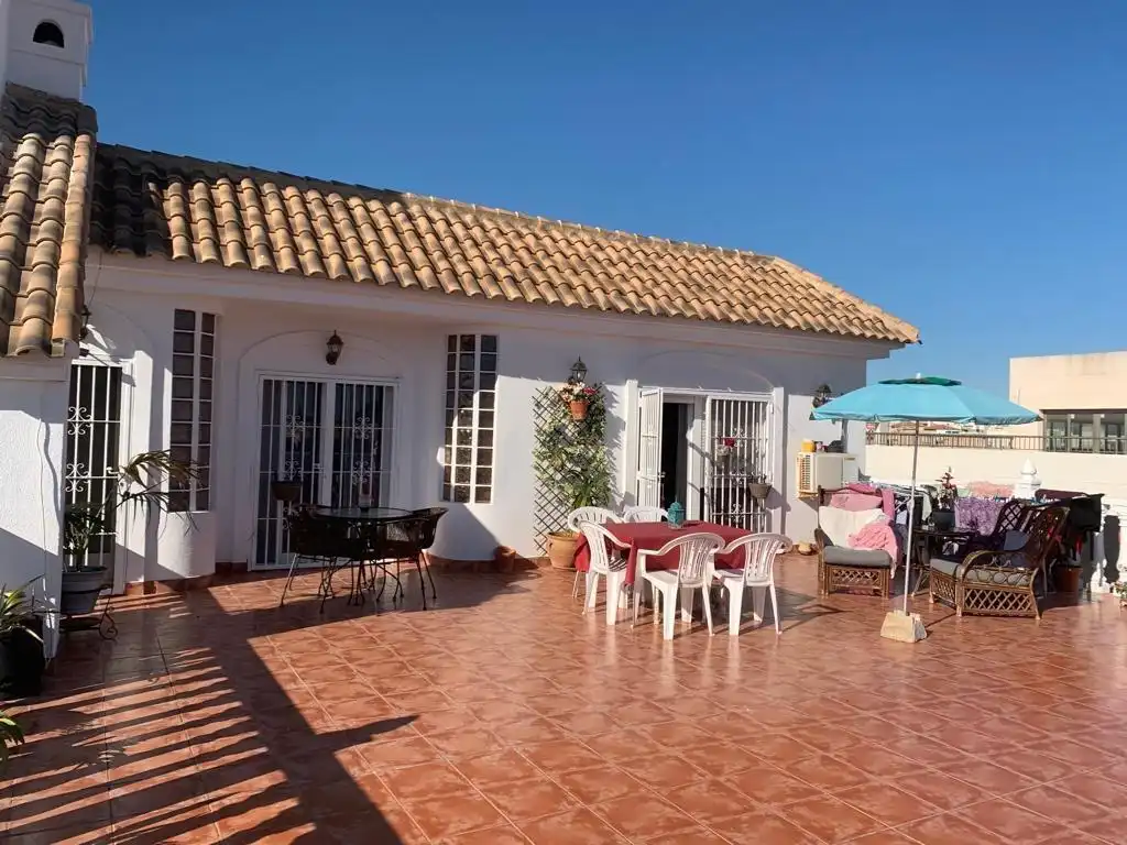 Terrassa de Casa o xalet en venda en Orihuela amb Aire condicionat, Calefacció i Jardí privat