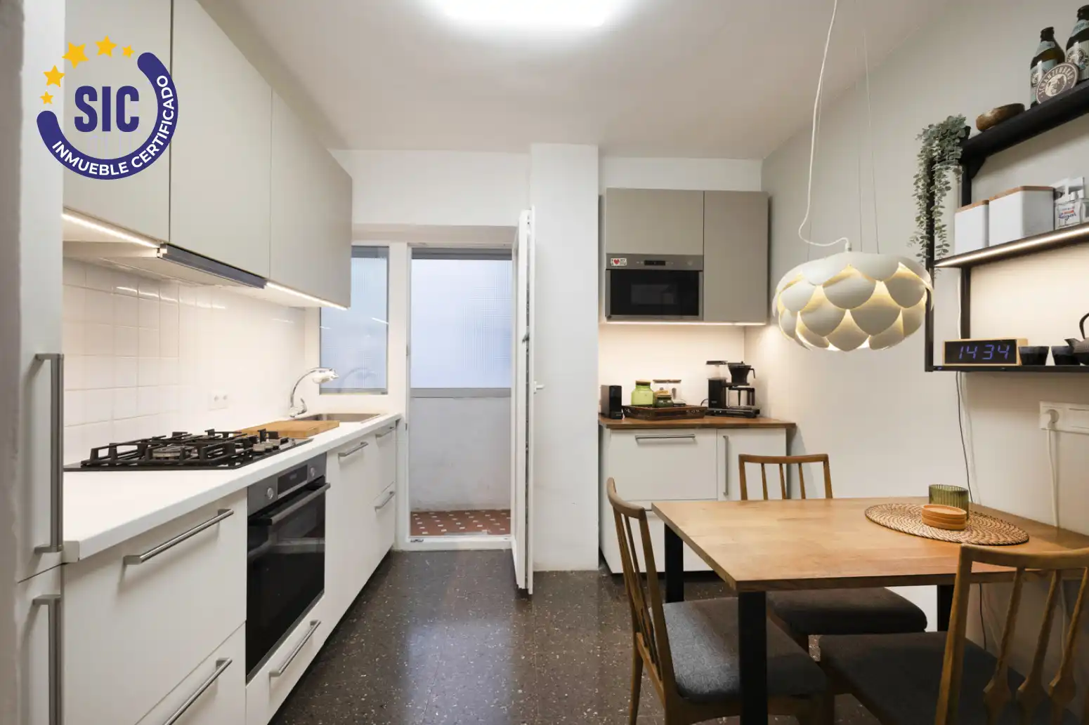 Kitchen of Flat for sale in Valencia  with Air Conditioner and Terrace