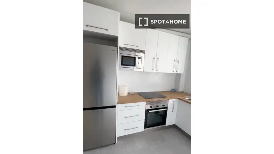 Kitchen of Flat for share in Almería  with Air Conditioner, Heating and Furnished
