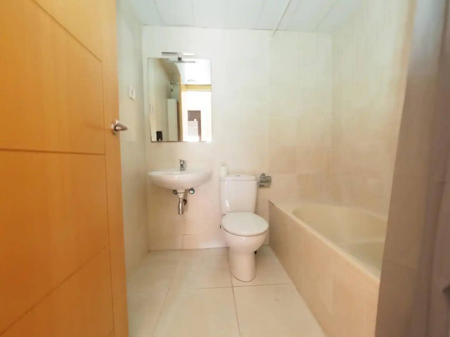Bany de Pis en venda en Barcelona amb Parquet, Terrassa i Piscina comunitària