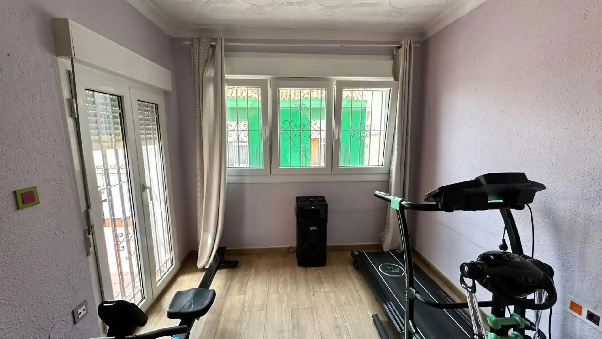 Casa o xalet en venda en La Línea de la Concepción amb Aire condicionat, Jardí privat i Traster