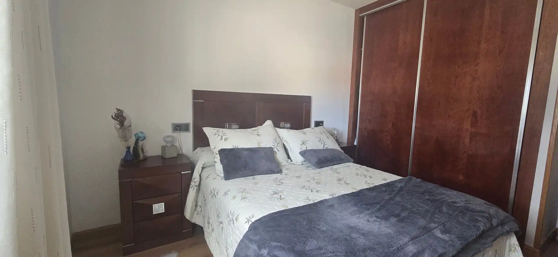 Dormitori de Casa adosada en venda en Guardo amb Jardí privat i Moblat