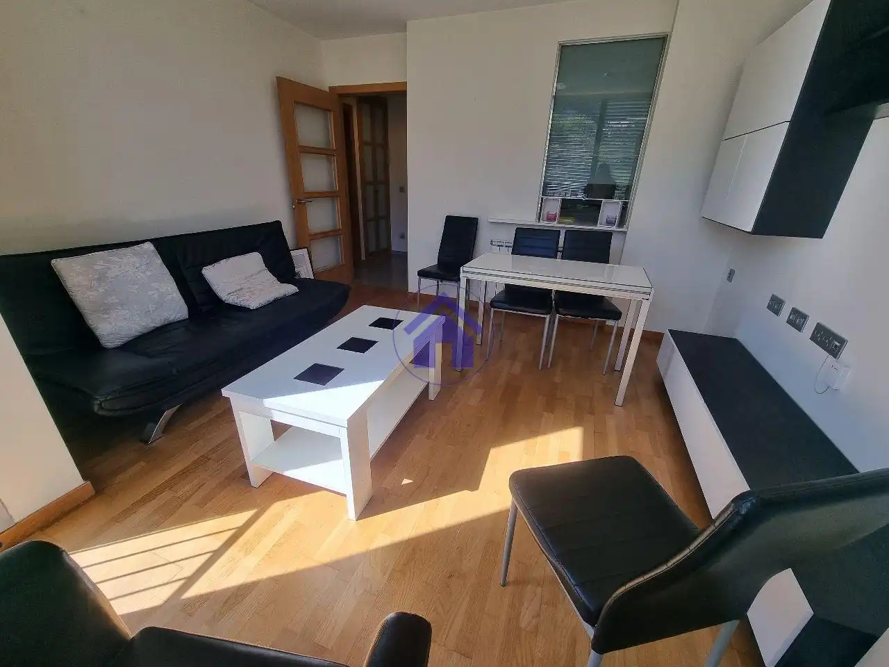 Wohnzimmer von Wohnungen zur Miete in Vigo  mit Heizung, Parkett und Abstellraum
