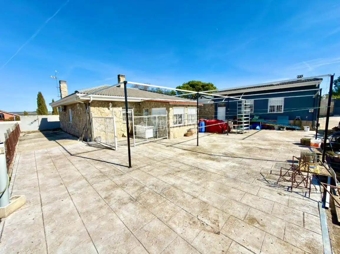 Vista exterior de Casa o chalet en venta en Valdeavero con Calefacción y Piscina