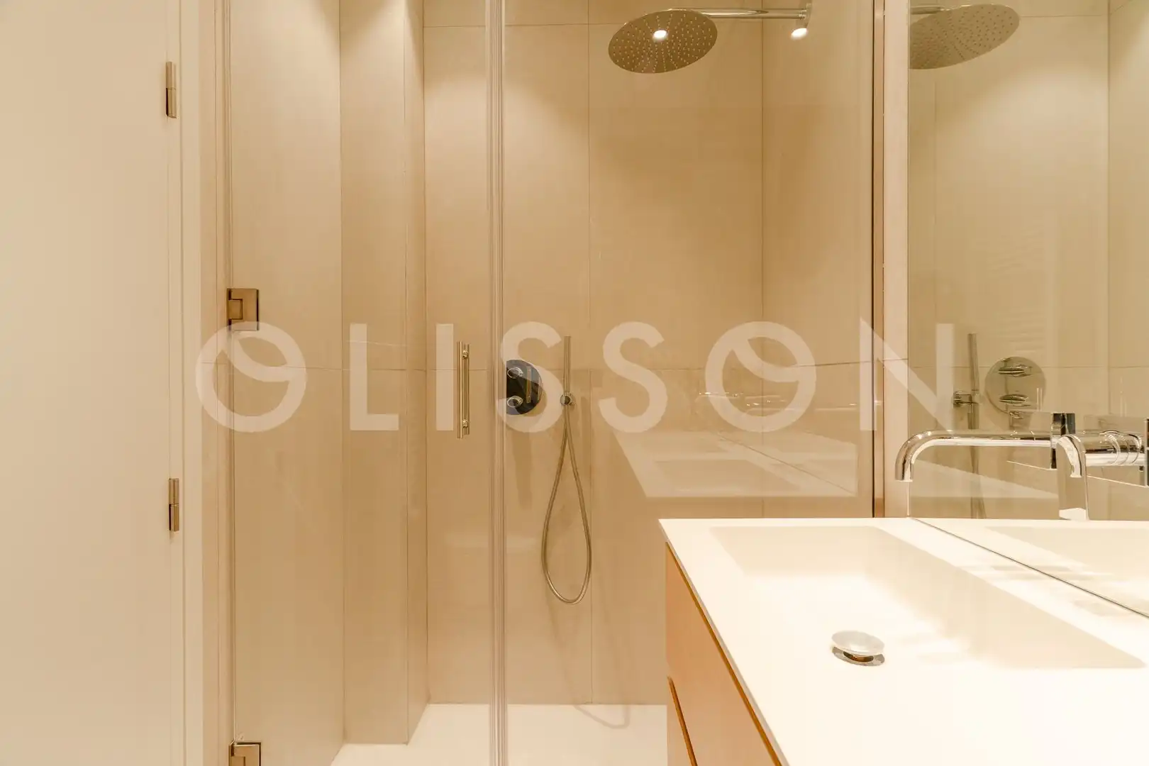 Baño de Piso en venta en Madrid con Aire acondicionado, Calefacción y Amueblado