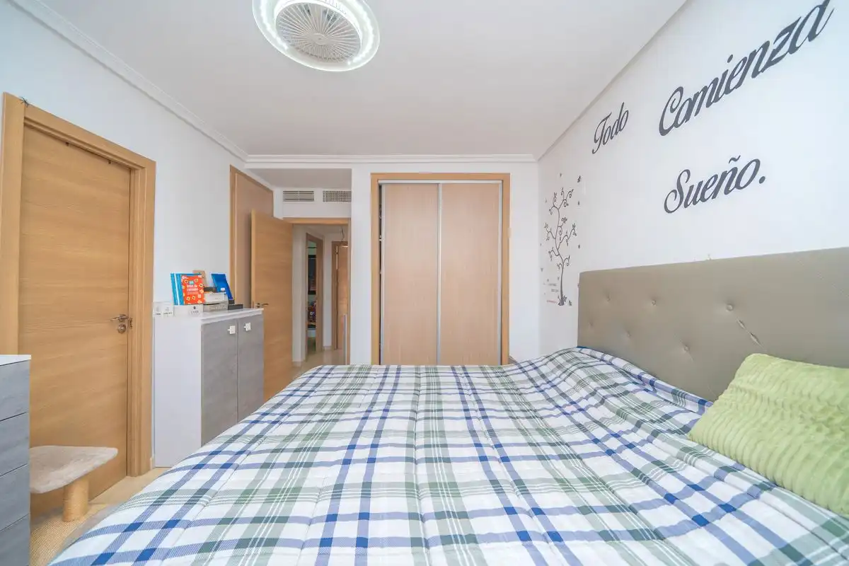 Habitación de Casa adosada en venta en La Nucia con Aire acondicionado, Calefacción y Terraza