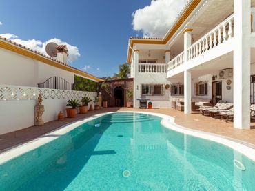 Detached house with balcony for sale in Monda