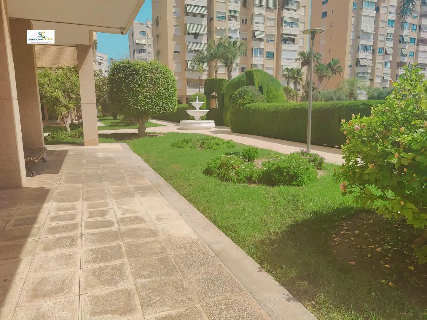 Jardín de Piso de alquiler en Alicante / Alacant con Parquet y Piscina comunitaria