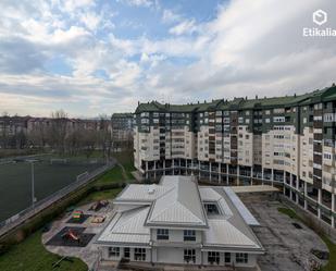 Vista exterior de Pis de lloguer en Vitoria - Gasteiz amb Balcó