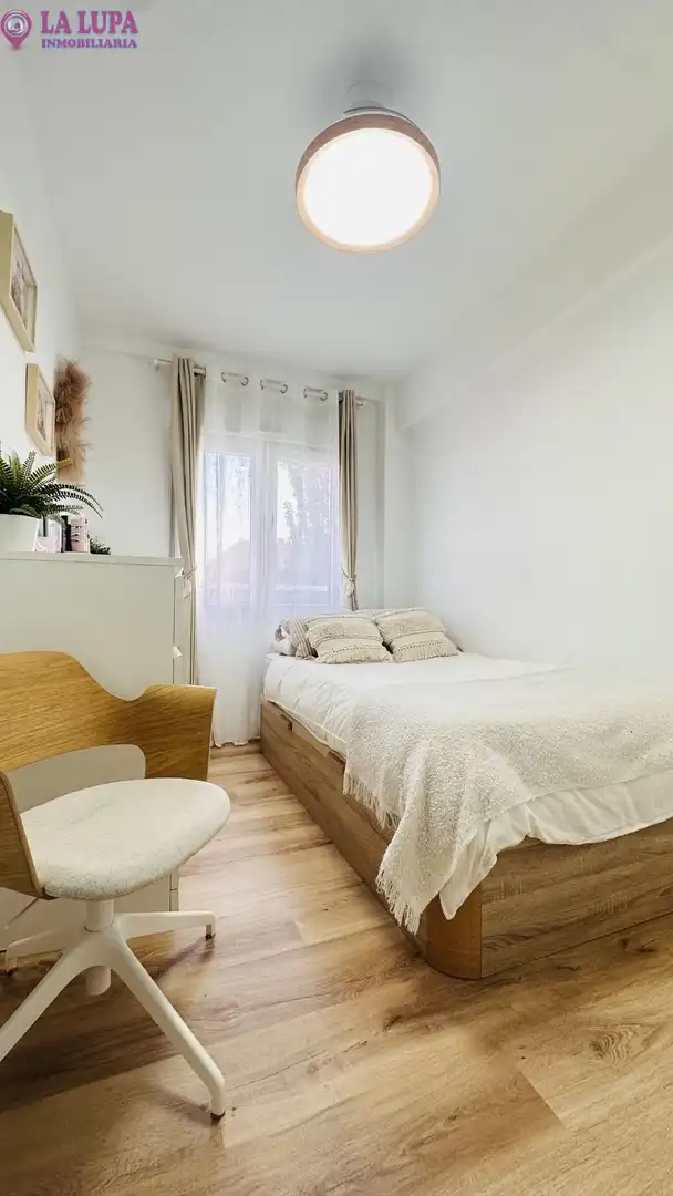 Bedroom of Flat for sale in Madrid  with Air Conditioner, Heating and Private garden