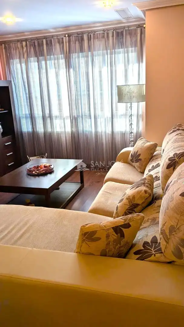 Sala de estar de Piso en venta en Novelda con Parquet y Amueblado