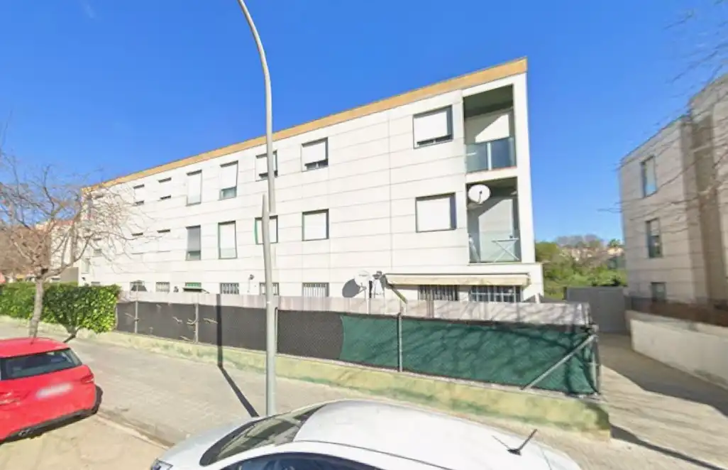 Vista exterior de Planta baixa en venda en La Granada amb Traster