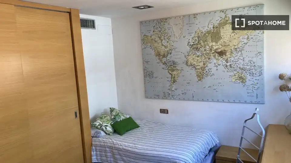 Bedroom of Flat for rent in Sevilla  with Air Conditioner, Heating and Furnished