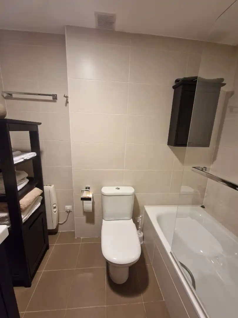 Baño de Apartamento en venta en Benasque con Aire acondicionado, Calefacción y Amueblado