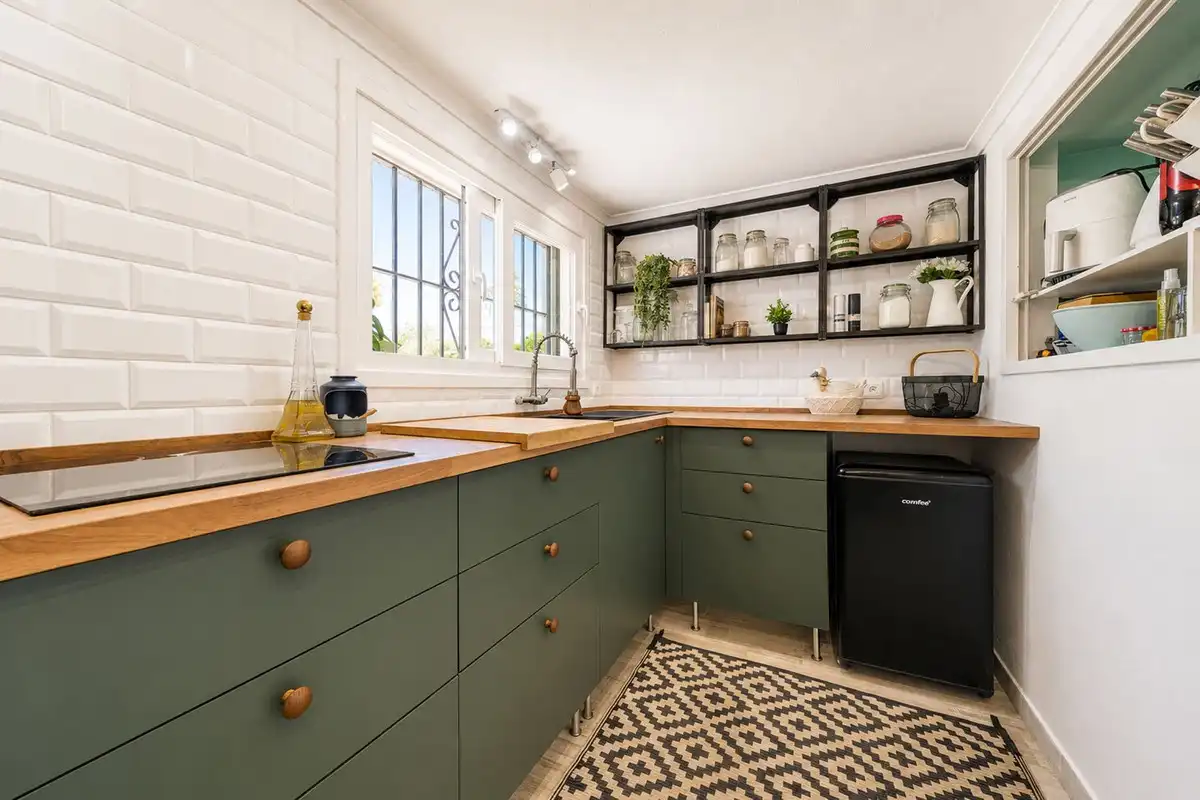 Cocina de Casa adosada en venta en Estepona con Aire acondicionado, Jardín privado y Terraza