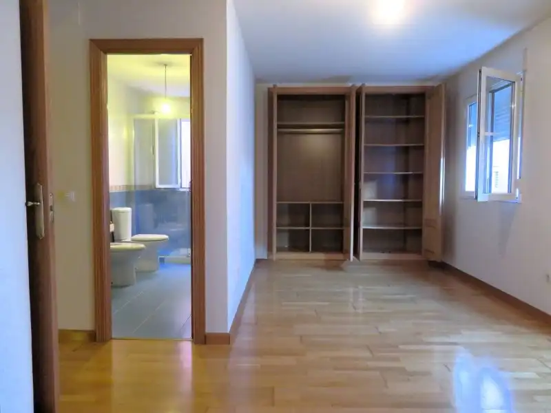 Habitación de Casa o chalet en venta en Chozas de Abajo con Calefacción, Jardín privado y Trastero