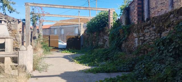 Casa-chalet en Venta en Estrada de Baltar, 19 en Cualedro