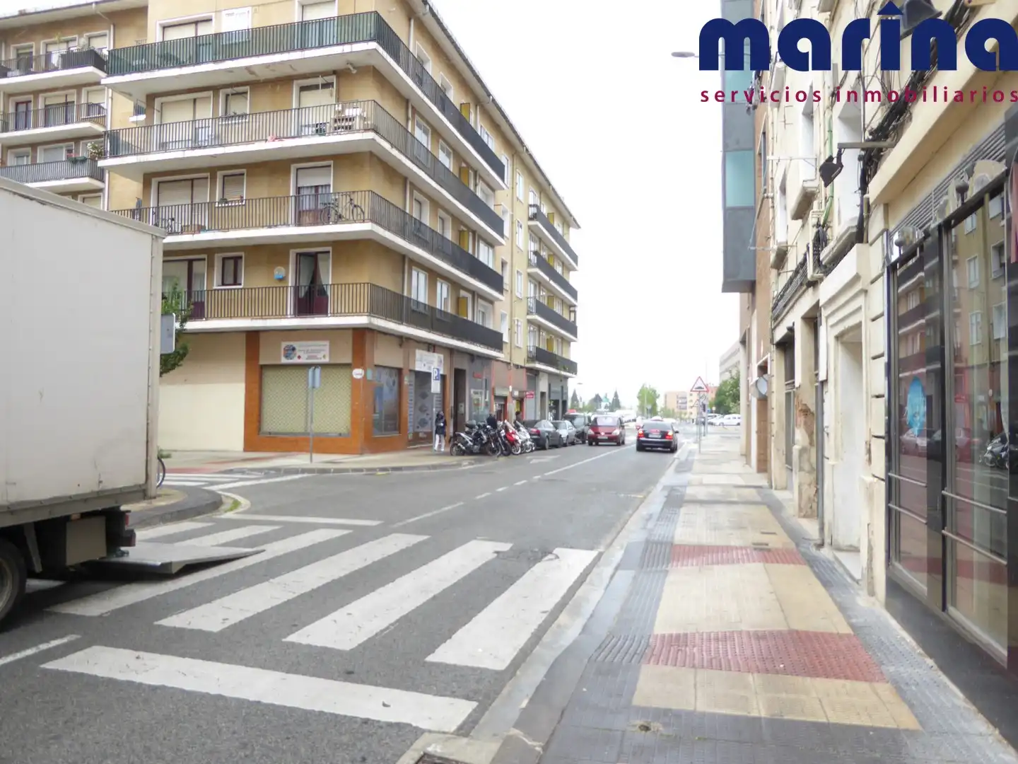 Vista exterior de Local en venda en  Pamplona / Iruña amb Calefacció, Terrassa i Moblat