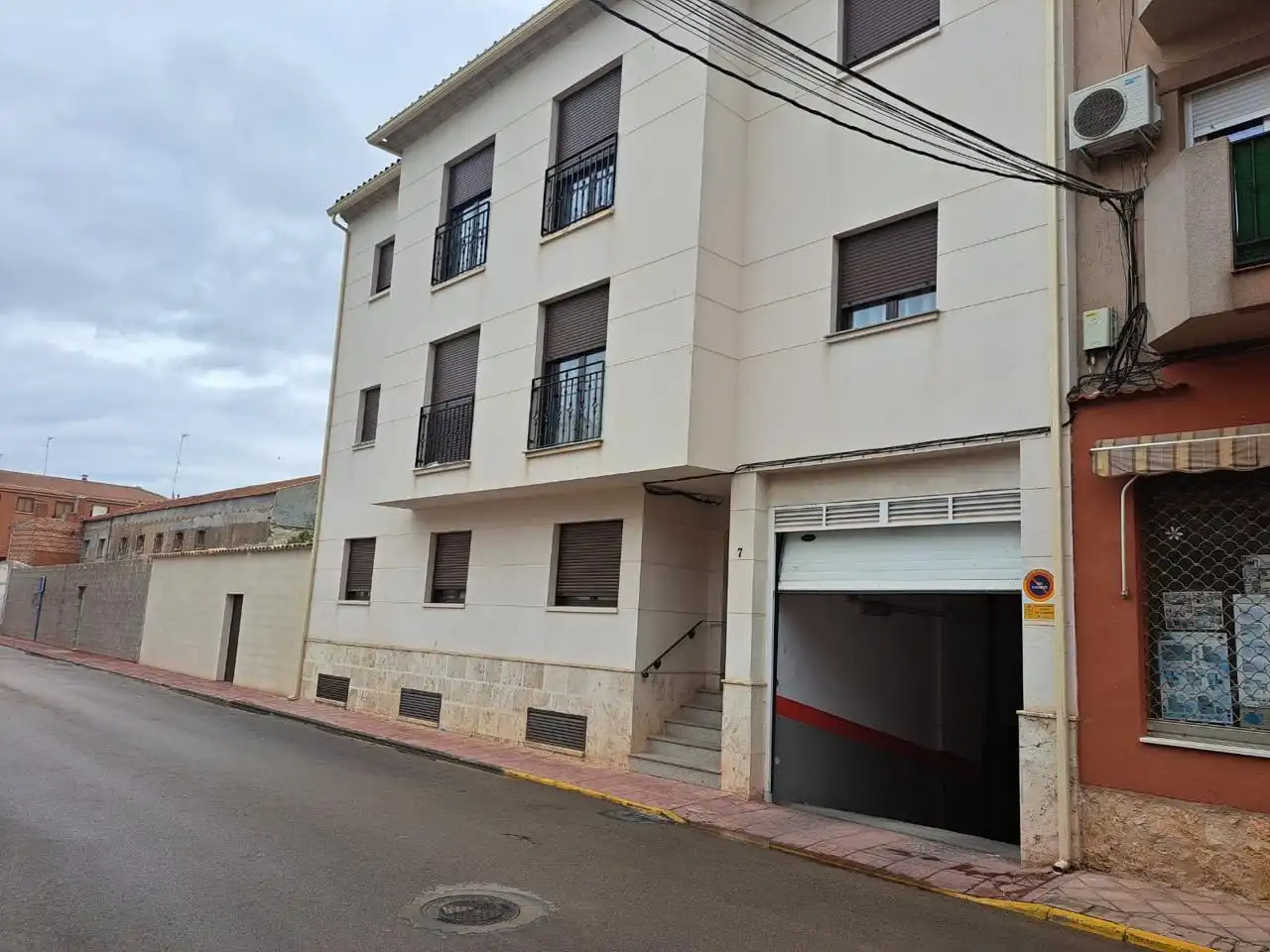 Exterior view of Garage for sale in Corral de Almaguer